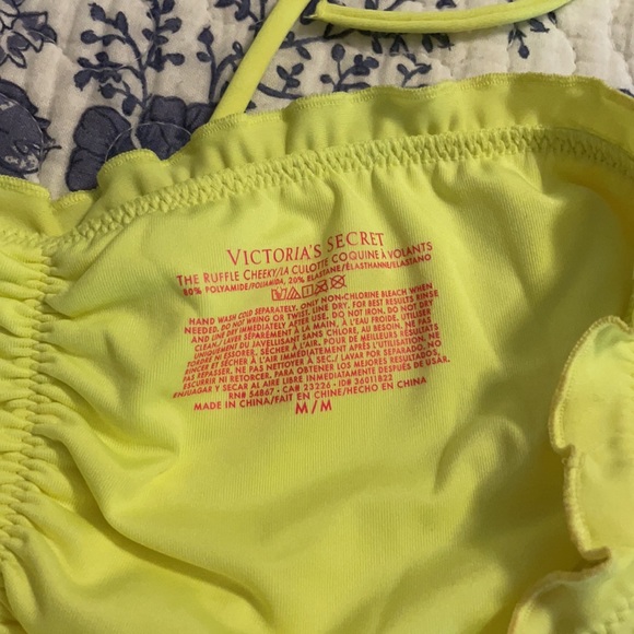 Neon Yellow VS Bikini 👙 - Picture 7 of 8